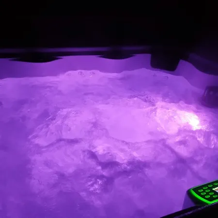 Domek alpejski 9p Jacuzzi Billard Jeux *